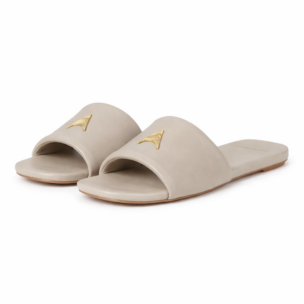 Saboti dama din piele naturala, gri taupe, CARRANO 675004 Cashmere – slip-on cu logo auriu, colectia Primavara/Vara 2026 👡