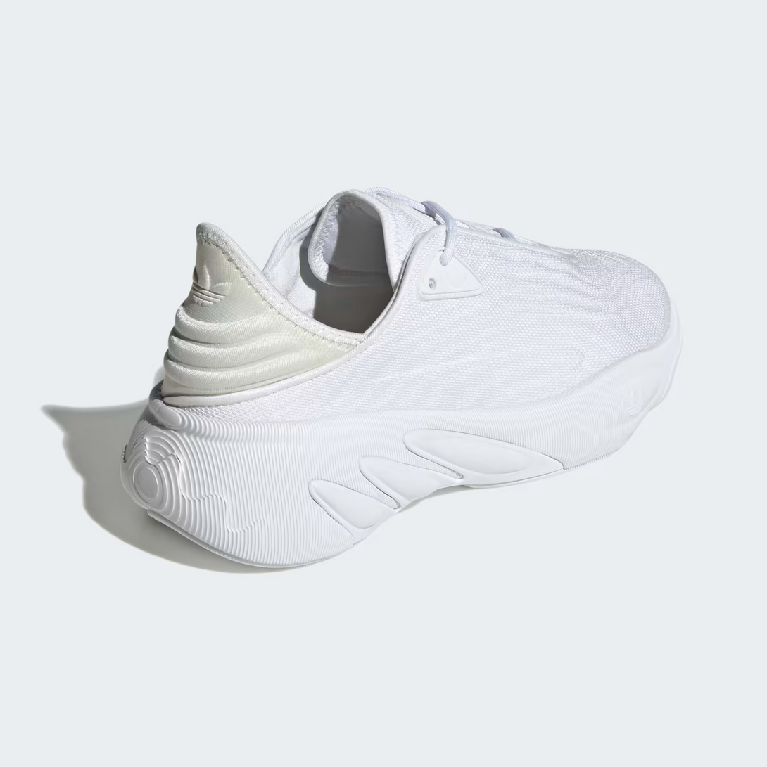 Adidas ADIFOM SLTN unisex alb sneaker alb cu design retro si suport la glezna, ideal pentru outfit-uri urbane.