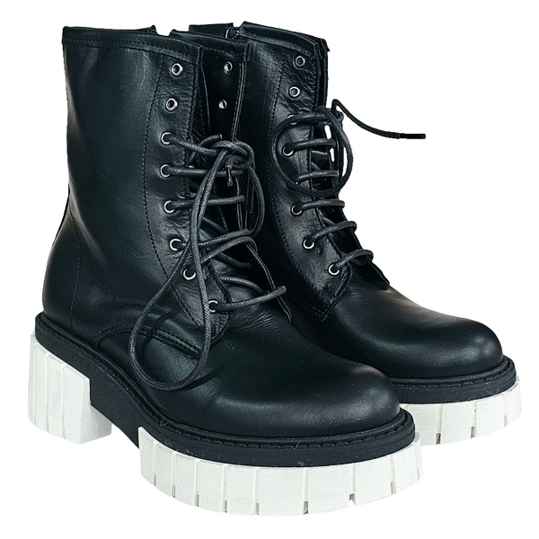 Ghete dama din piele naturala neagra, talpa alba, stil modern, Made in Italy, Art 26 Vitello Nero/White, Colecția Iarna 2025.