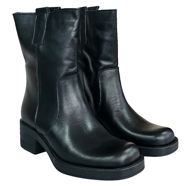 Ghete dama din piele naturala negre, Made in Italy, cu toc de 4.5 cm, din colectia Iarna 2023.