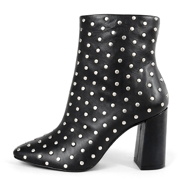 Botine dama din piele naturala, cu toc, negru CARRANO 152612 – botine negre cu nituri, toc 8 cm, design brazilian