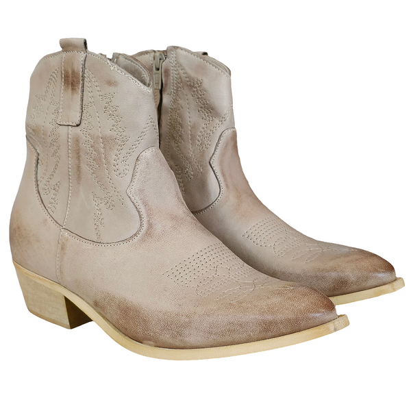 Ciocate dama din piele naturala cappuccino, toc mic 4 cm, stil cowboy, handmade in Italy, colecția Iarna 2025.