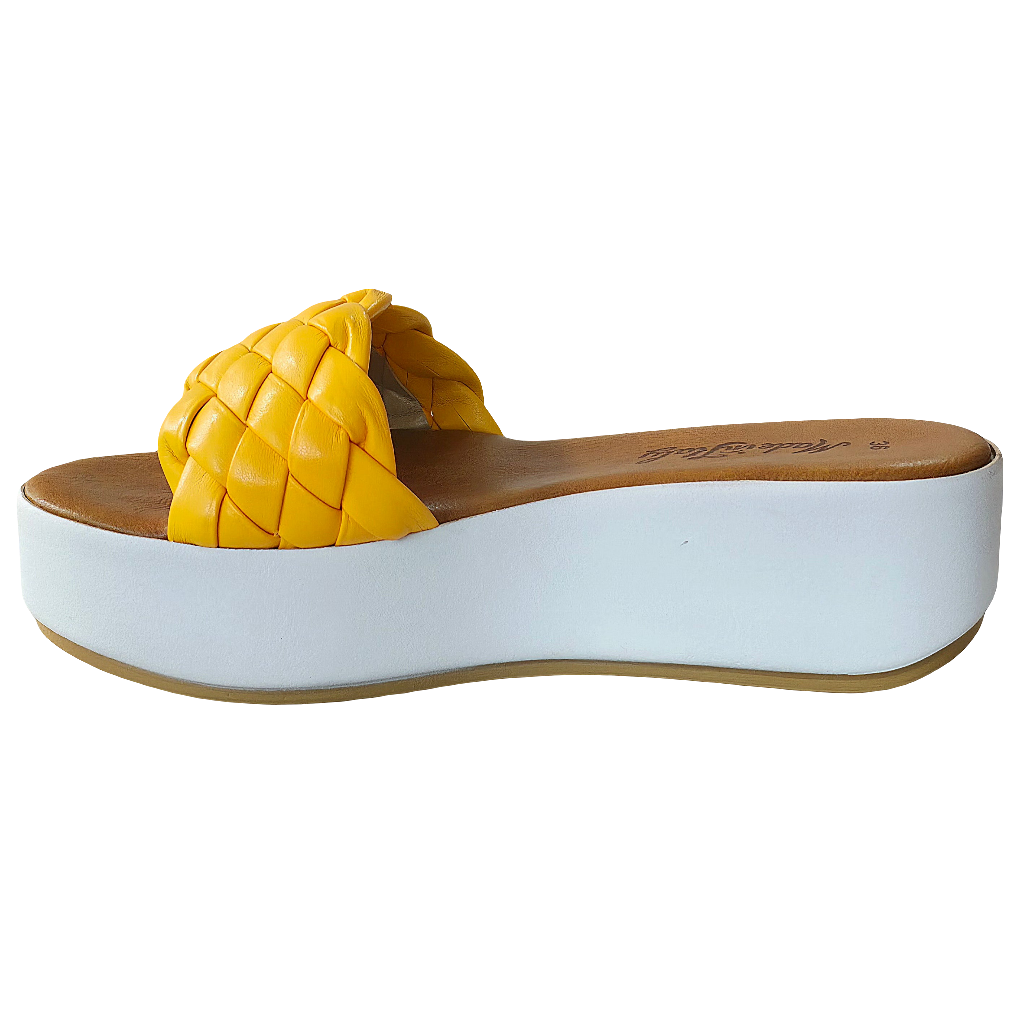 Papuci dama din piele naturala galbeni, stil modern, cu talpa usoara, inaltime de 5.5 cm, Made in Italy, Colectia Vara 2025.
